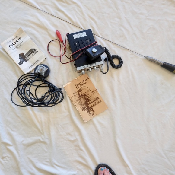 VTG~Cobra 19-23 Channel CB Radio W Manual Mount Microphone & Antenna- Not Tested - Picture 8 of 8